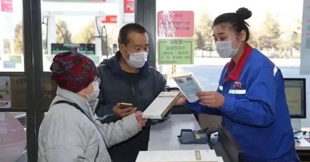 继卖菜之后，刚刚，中石化开始卖口罩了，每...(图6)